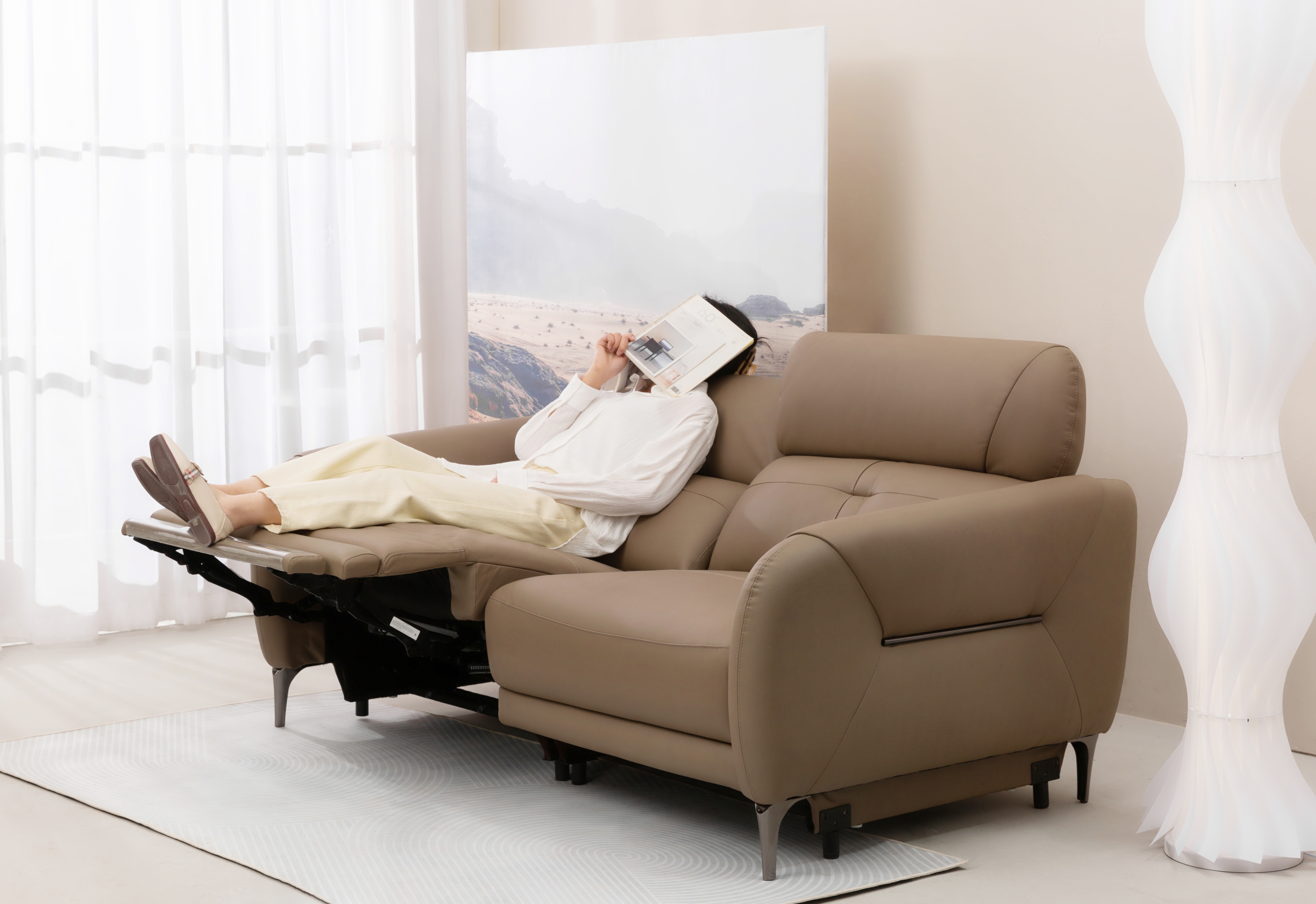 OKIN inside! The world's leading trade fair debut, OKIN hits the accelerator towards the smart furniture trend!